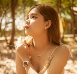 အေးမြတ်သဇင်